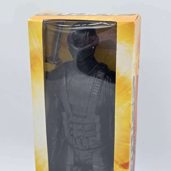 G.I. Joe Retaliation Snake Eyes Action Figure - Picture 2 of 7